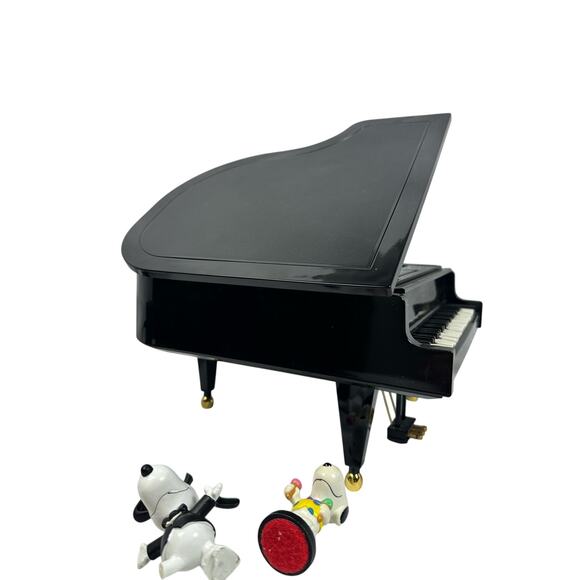 Snoopy and Woodstock Piano 50th Anniversary Peanuts Collection - Picture 13 of 16